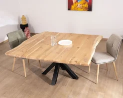 Table de repas carrée 140 cm en acacia et pieds mikado métal 