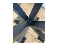 Table de repas carrée 120 cm en acacia et pieds croix métal 