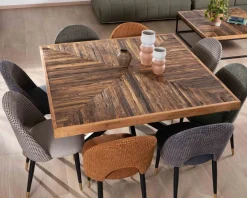 Table de repas carrée 140cm acacia finition chevrons pieds métal noir croisés "Géonidum"