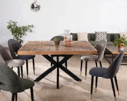 Table de repas carrée 140cm acacia finition chevrons pieds métal noir croisés 