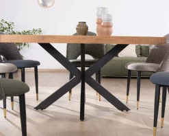 Table de repas carrée 140cm acacia finition chevrons pieds métal noir croisés 