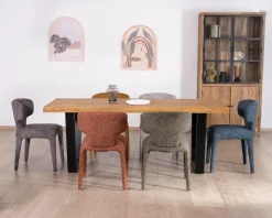 Table de repas en teck recyclé massif “Lasia” design contemporain et pieds métal noir