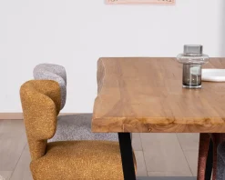 Table de repas en teck recyclé massif “Lasia” design contemporain et pieds métal noir