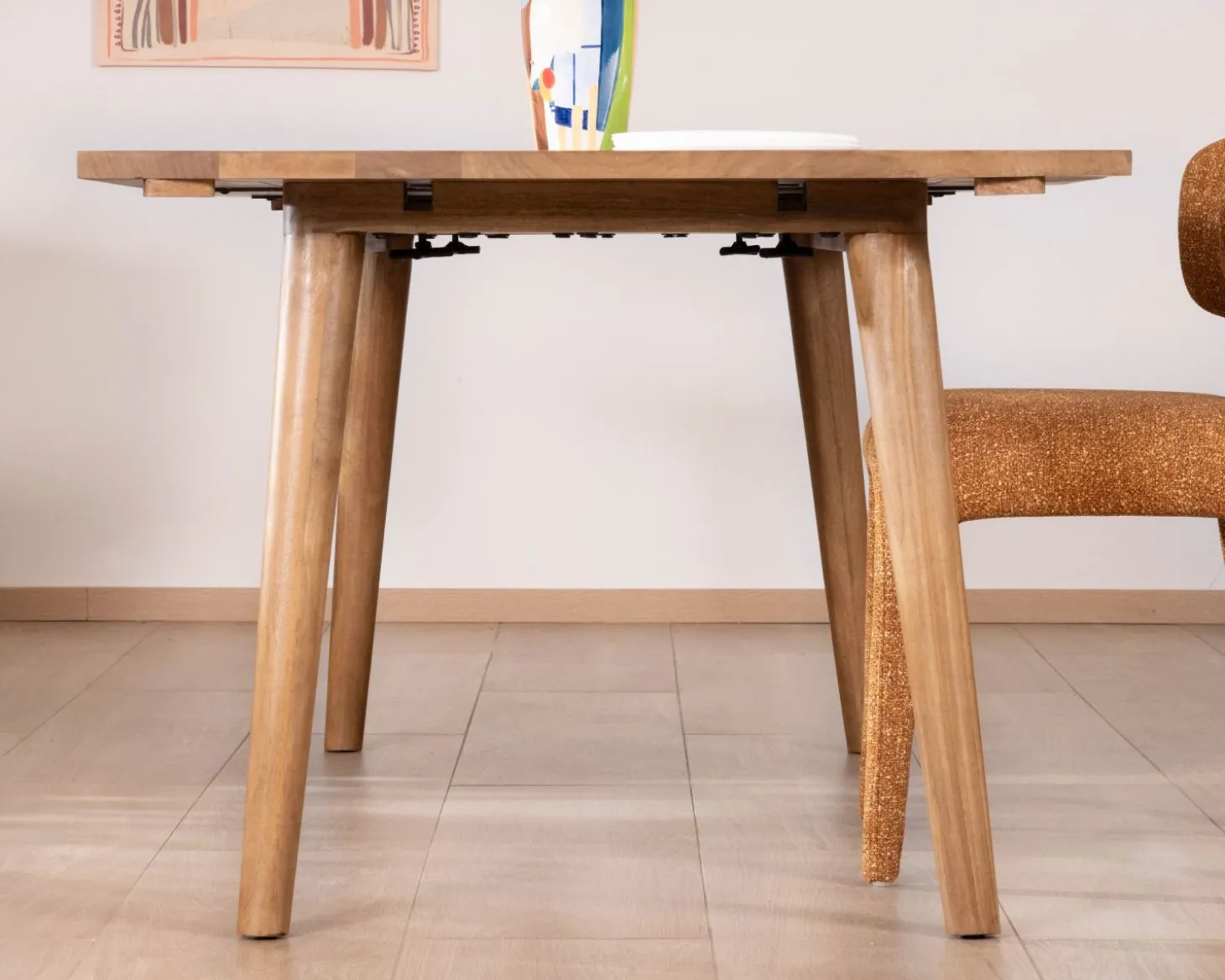 Table de repas extensible esprit rétro 180 cm en manguier massif naturel "Odely"