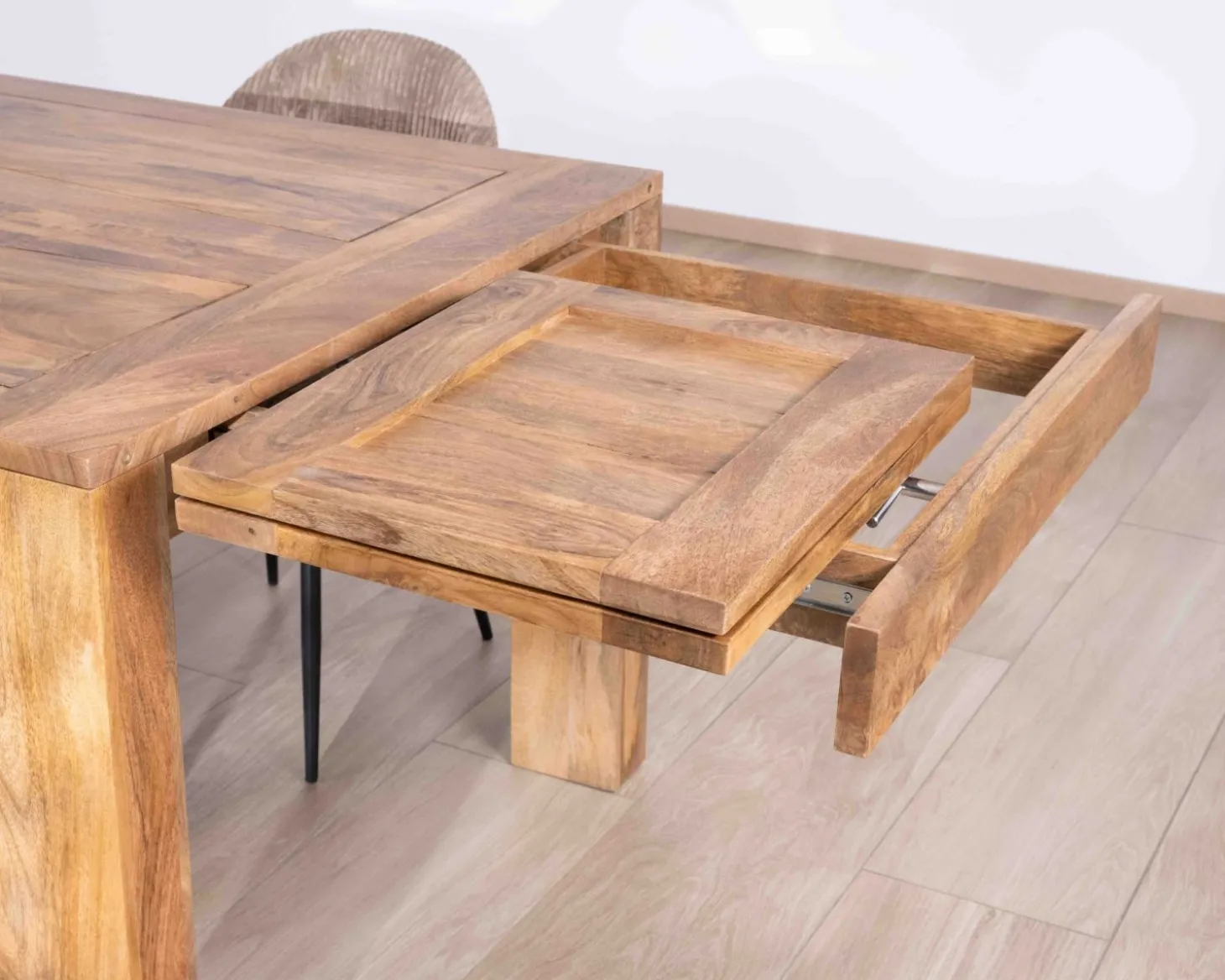 Table de repas extensible 200 à 290 cm "Jappy" en manguier foncé