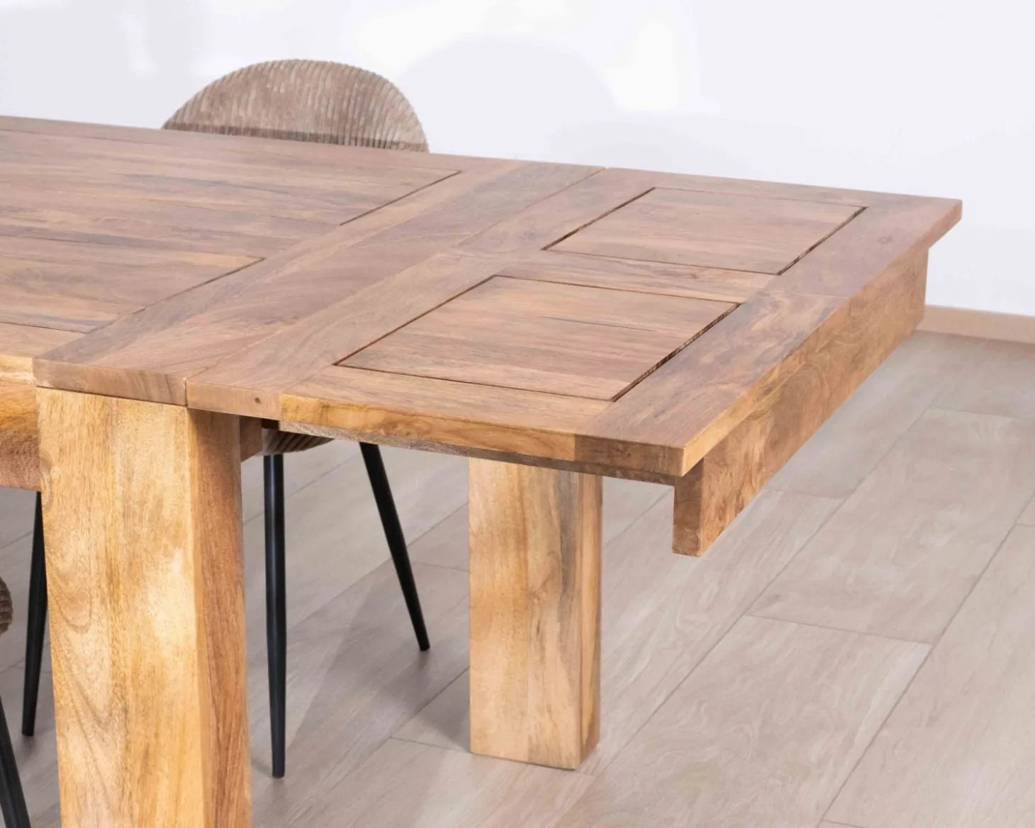 Table de repas extensible 200 à 290 cm "Jappy" en manguier foncé