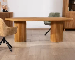Table de repas ovale 220 cm et pieds ronds cannelés en chêne huilé 