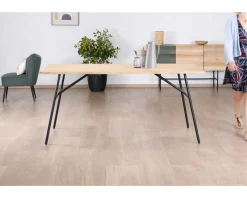 Table de repas style épuré japandi plateau bois pieds métal 