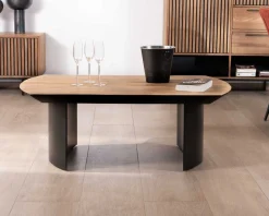 Table de salon en teck recyclé et pieds demi sphère en métal noir 
