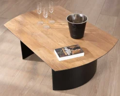 Table de salon en teck recyclé et pieds demi sphère en métal noir 