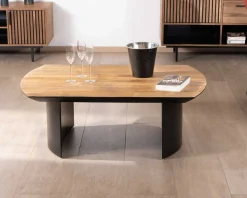 Table de salon en teck recyclé et pieds demi sphère en métal noir 