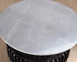 Table de salon ronde en bois recyclé et plateau en pierre claire "Népalaise"