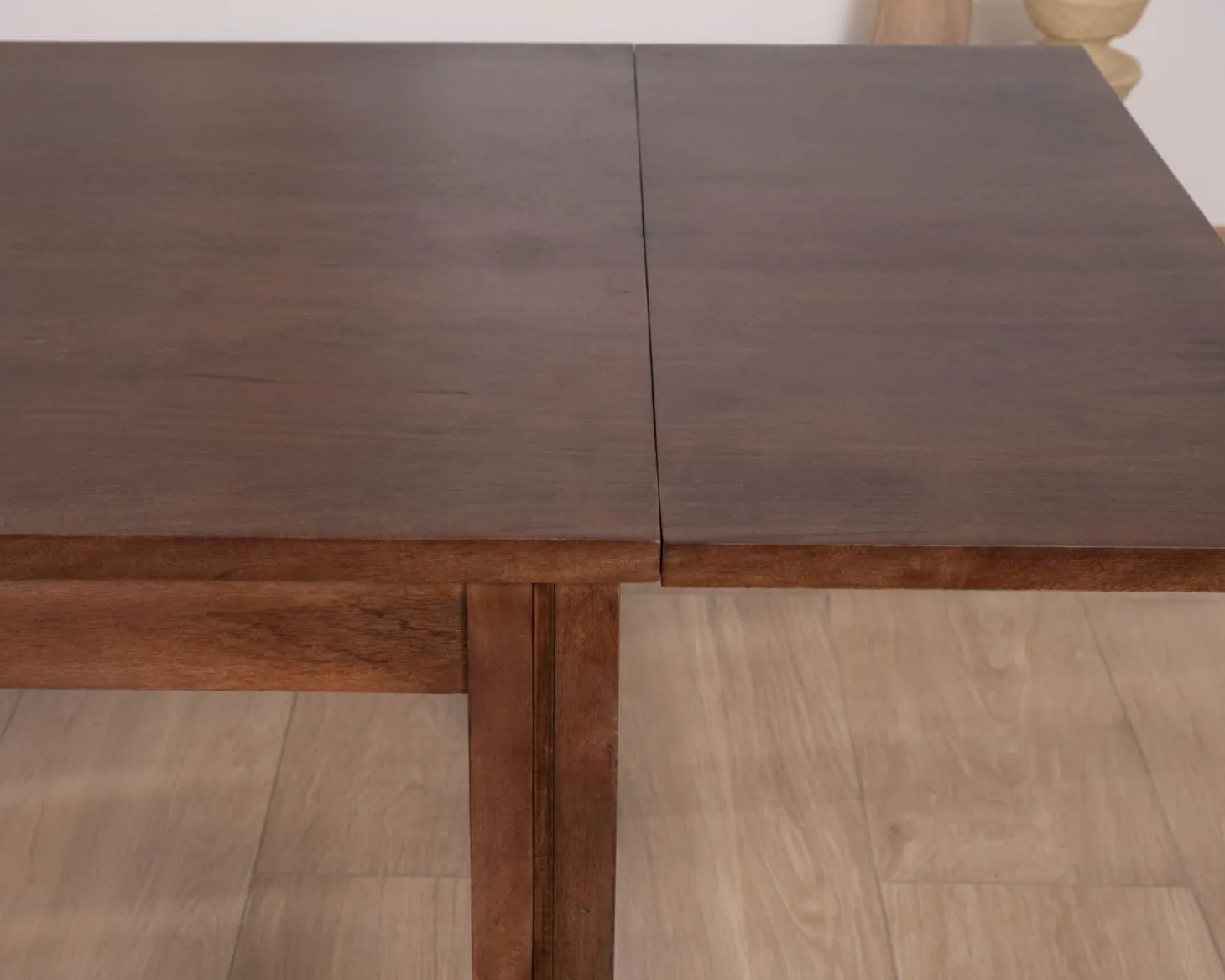 Table extensible en manguier massif teinte noyer "Sicora" 180 à cm esprit zen