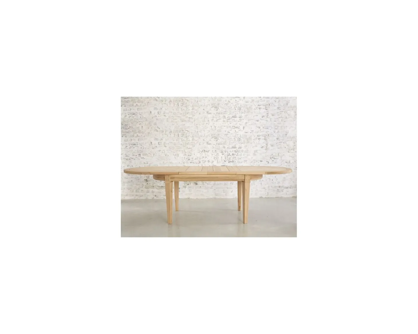 Table ovale en chêne massif avec allonges "Artisan"