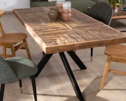 Table rectangulaire 180cm acacia finition chevrons piètement métal mikado 