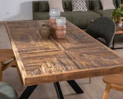 Table rectangulaire 180cm acacia finition chevrons piètement métal mikado 