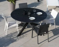 Table ronde noire en céramique et aluminium 