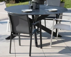 Table ronde noire en céramique et aluminium 