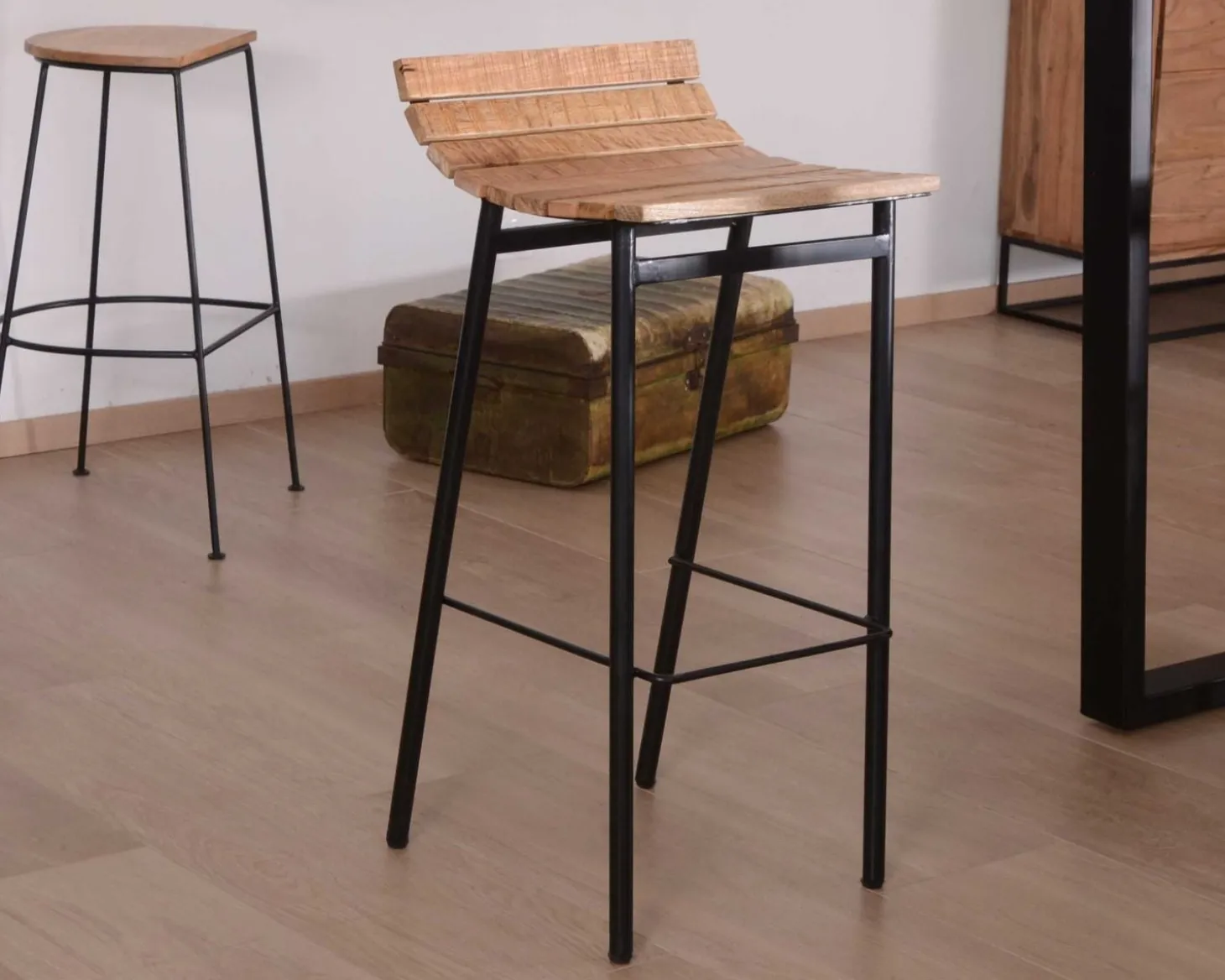 Tabouret de bar design métal et bois massif "Caractère"