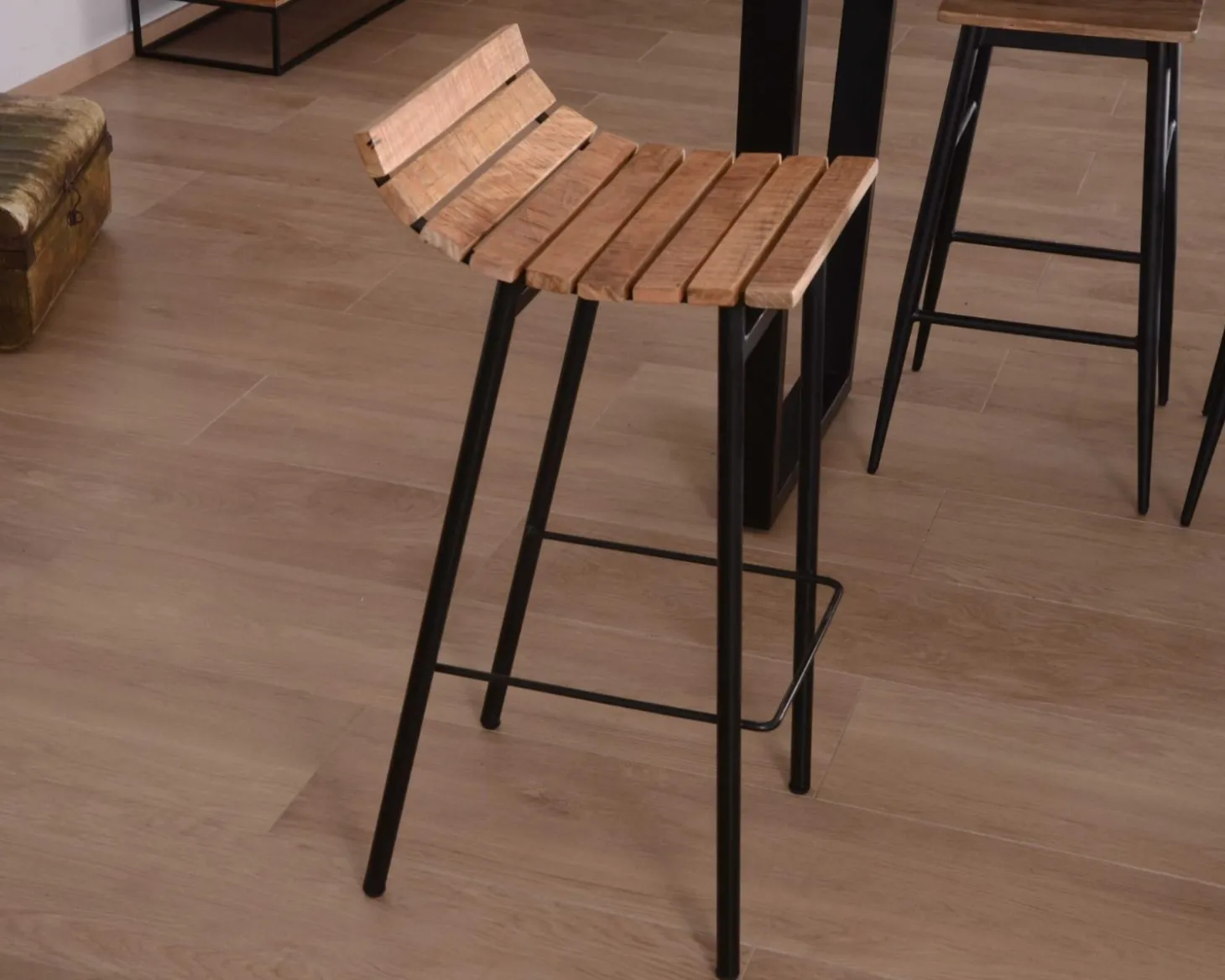 Tabouret de bar design métal et bois massif "Caractère"