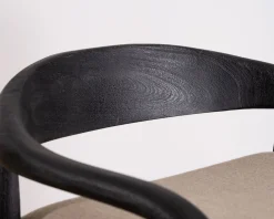 Tabouret de bar noir design avec dosseret bois et assise rembourrée 