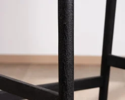 Tabouret de bar noir design avec dosseret bois et assise rembourrée 