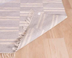 Tapis rayé bleu clair et crème "Ethnic" dimensions 120x180 cm