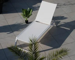 Transat blanc design épuré en aluminium et textilène